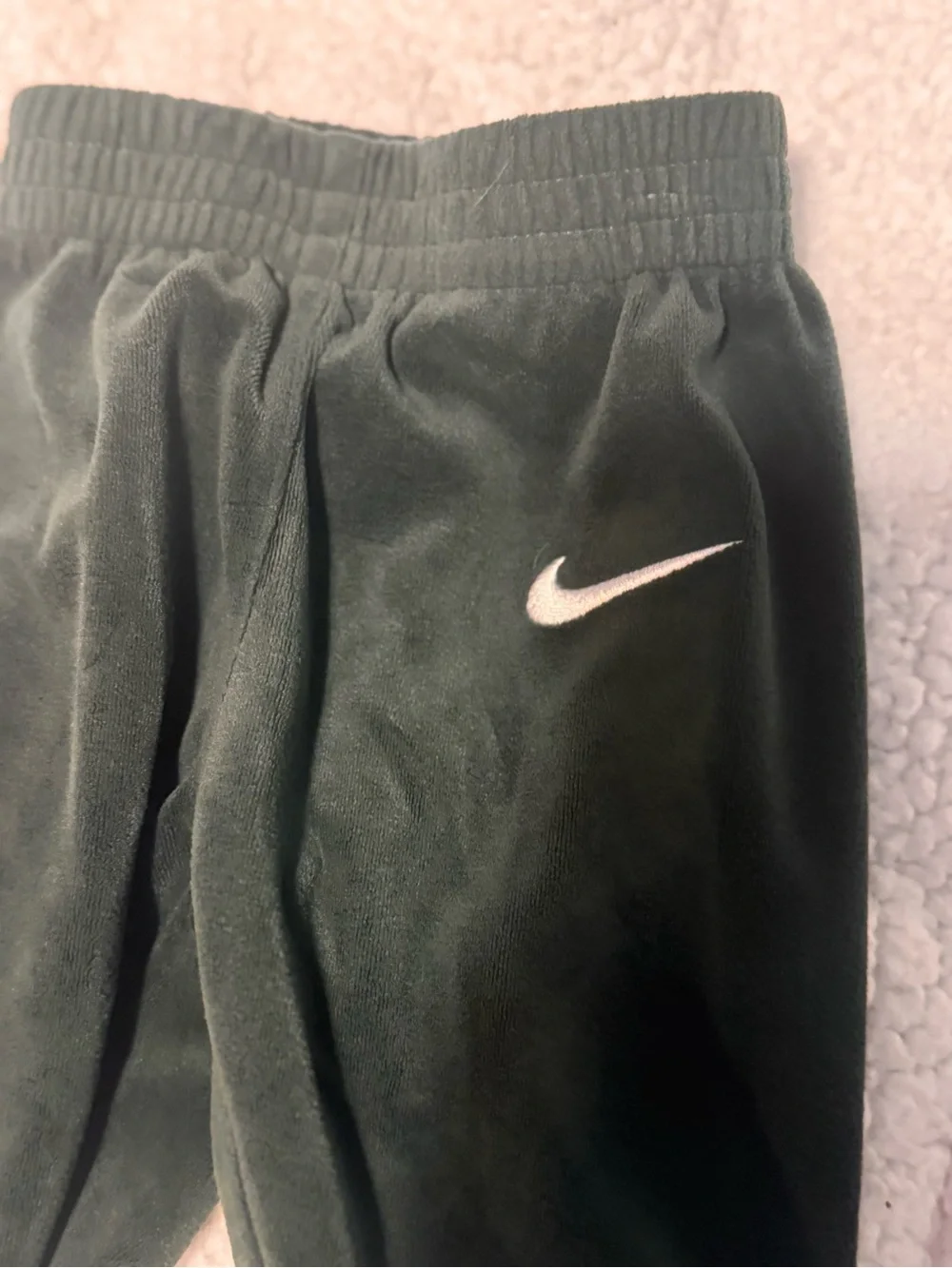 Nike Kids Forest Green Fleece Joggers with White Swoosh